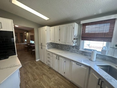 A beautiful 2 bedrooms, 2 bathrooms, Palm Harbor home located on - photo 9