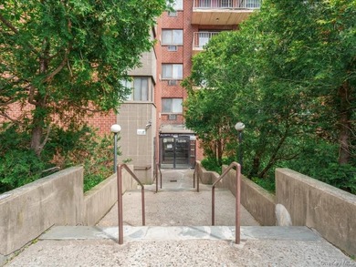 Rarely available south-facing one-bedroom, one-bathroom condo - photo 13