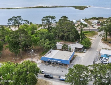 This is a rare opportunity to own a free-standing retail - photo 4