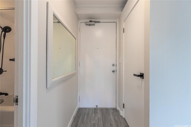 Fully remodeled Waikiki condo at Rosalei! Welcome home to this - photo 16