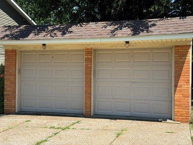 Beautiful brick two unit near the VA that has a two-car detached - photo 6