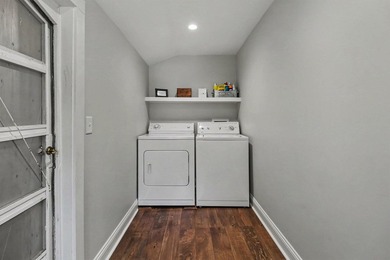 Charming Pentwater Village home with a separate guest cottage - photo 29