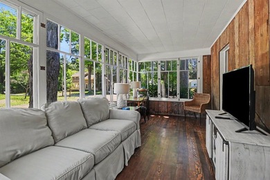 Charming Pentwater Village home with a separate guest cottage - photo 33