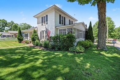 Charming Pentwater Village home with a separate guest cottage - photo 36