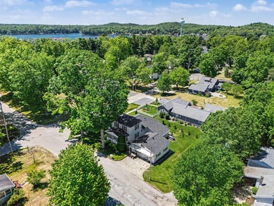 Charming Pentwater Village home with a separate guest cottage - photo 38