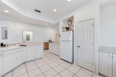 Welcome to this charming 2-bedroom + den, 2-bathroom home in the - photo 5
