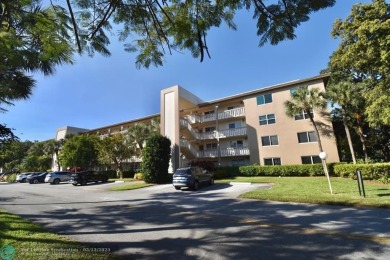 Lake Condo For Sale in Coconut Creek, Florida