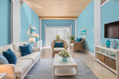 Stunning views and FLorida Gulf Living Beautiful Water front - photo 14