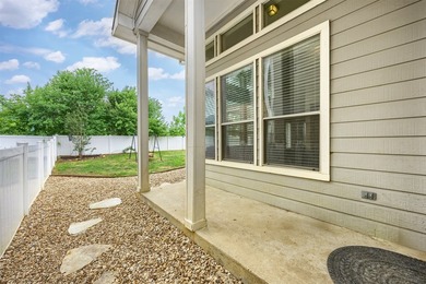 Set on a truly premium lot, this beautifully updated 4-bedroom - photo 24