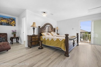 Stunning views and FLorida Gulf Living Beautiful Water front - photo 25