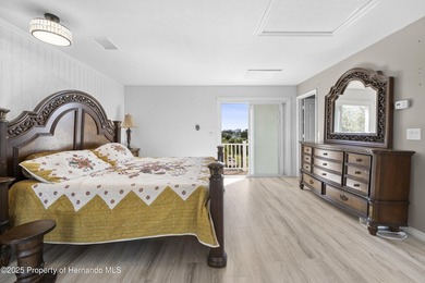 Stunning views and FLorida Gulf Living Beautiful Water front - photo 26