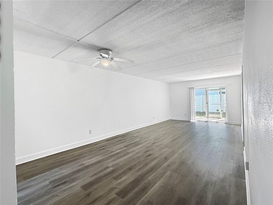 Location, lifestyle, and modern updates come together - photo 8