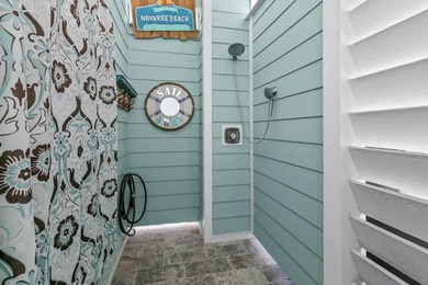 Welcome to 1422 Seaside Circle 'Casa Bella.'This stunning - photo 33