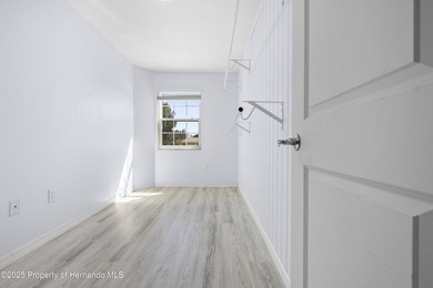 Stunning views and FLorida Gulf Living Beautiful Water front - photo 34