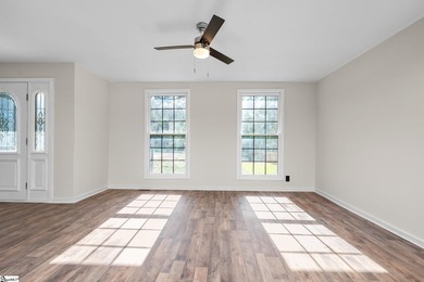 Welcome to 141 Agnes Dr in Duncan, SC -Back in the market at no - photo 8
