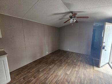 All you need in one BEAUTIFUL space! 2023 2 bedroom/2 bath - photo 4
