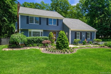 LOCATION, LOCATION, LOCATION! Nestled in highly sought-after - photo 1