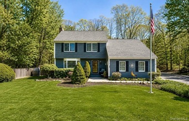 LOCATION, LOCATION, LOCATION! Nestled in highly sought-after - photo 5