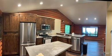 Stunning Views of Dworshak Reservoir | Fully Renovated Log Home - photo 7