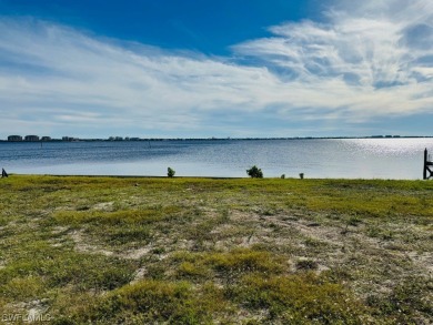 Caloosahatchee River Lot For Sale in Cape Coral Florida