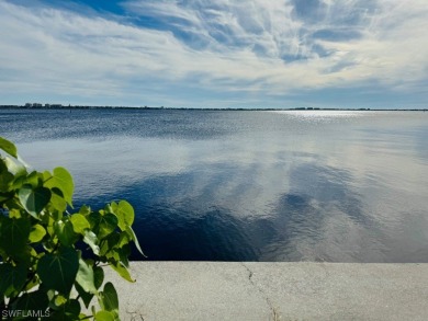 Prime location. This oversized Riverfront building site with - photo 8