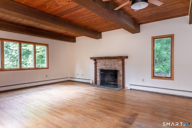 The Cub House Located in the coveted Twin Lakes area of - photo 5