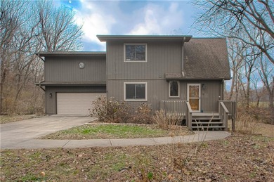 Smithville Lake Home For Sale in Smithville Missouri