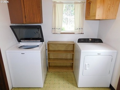 Experience the timeless charm of classic vintage decor - photo 15