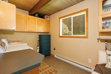 A-frame retreat in the heart of the Fishhawk Lake community - photo 15