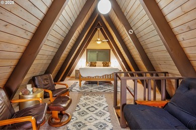 A-frame retreat in the heart of the Fishhawk Lake community - photo 17