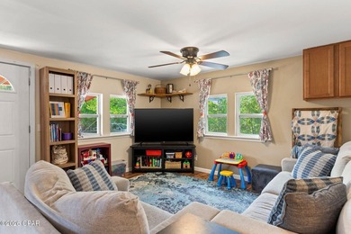 Welcome home to this charming 2-bedroom, 1-bathroom residence - photo 9