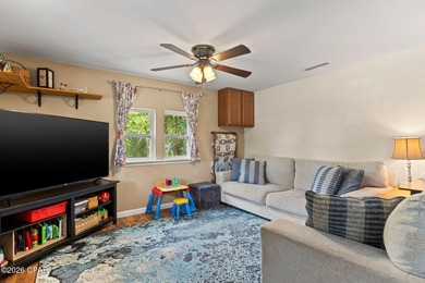 Welcome home to this charming 2-bedroom, 1-bathroom residence - photo 10