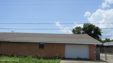 Attractive block warehouse located on a busy street. No flood - photo 12