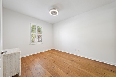 Beautifully maintained 3-bedroom, 2.5-bath townhome. This - photo 17
