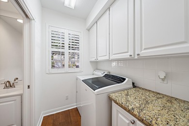 Beautifully maintained 3-bedroom, 2.5-bath townhome. This - photo 21