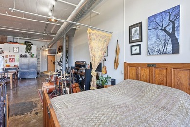 City living at its simplest and finest! Welcome to this - photo 24