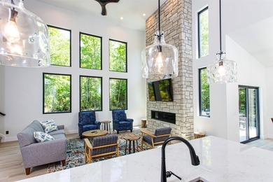 Welcome to your Door County retreat! This thoughtfully designed - photo 25