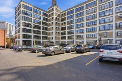 City living at its simplest and finest! Welcome to this - photo 26