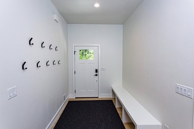 Welcome to your Door County retreat! This thoughtfully designed - photo 32