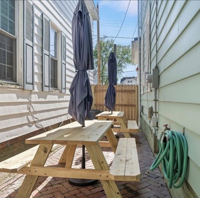 Welcome to this immaculately updated 4-bedroom, 2 full bathroom - photo 7