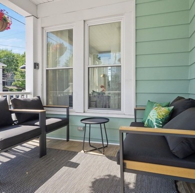 Welcome to this immaculately updated 4-bedroom, 2 full bathroom - photo 8