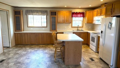 Welcome to Chestnut Hill MH Park. This great home is only six - photo 9