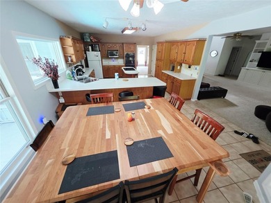 Exceptional Riverfront Living - Unbeatable Value! Discover this - photo 18
