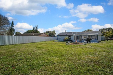 Welcome home to this spacious 4 bedroom 2 bathroom TURNKEY fully - photo 25