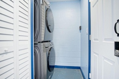 Welcome home to this spacious 4 bedroom 2 bathroom TURNKEY fully - photo 27