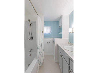 Video Tour available. 3 bed 2 bath 1596 sqft updated 1974 - photo 33