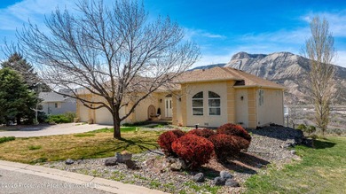 Unobstructed views! Positioned to capture sweeping mountain - photo 1