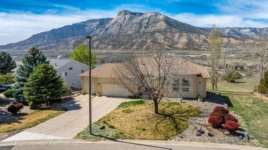 Unobstructed views! Positioned to capture sweeping mountain - photo 4