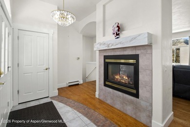Unobstructed views! Positioned to capture sweeping mountain - photo 5