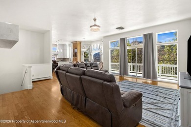 Unobstructed views! Positioned to capture sweeping mountain - photo 7